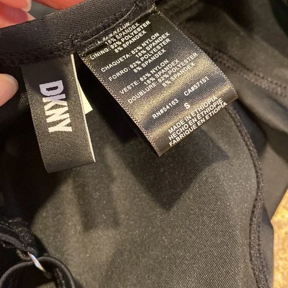 NWT DKNY Black 2 Piece Tankini Removable Soft Cups Small Full Coverage Bottom - Picture 12 of 15